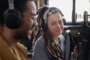 Fra bøger til podcast og blog i formidling af spirituel praksis.